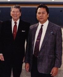 Manoel Banawa with President Reagan